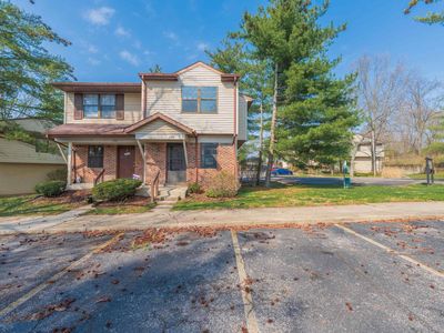 586 E Graham Pl