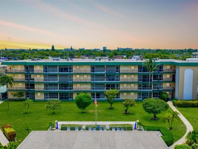 808 SE 7th St #105-B