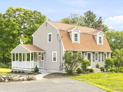 212 Pleasant St