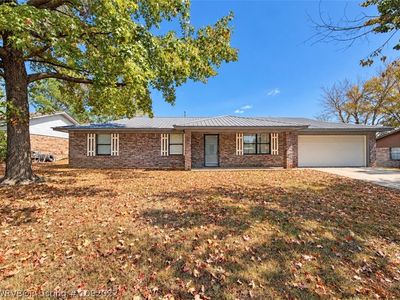 Property at 208 Fall Cir, Sallisaw, OK