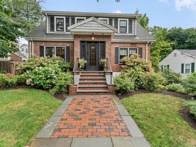 90 Leicester St