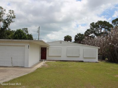 441 Bluff Dr