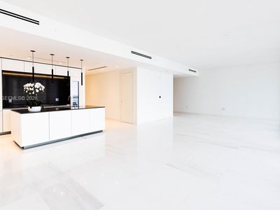 300 Biscayne Boulevard Way #2702E