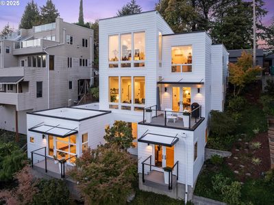 2916 SW Canterbury Ln