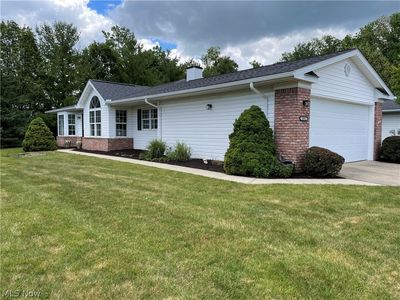 Property at 18511 Woodhaven Dr, Strongsville, OH