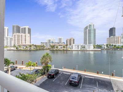 121 Golden Isles Dr APT 201