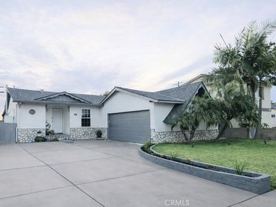 7515 El Escorial Way