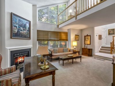 15 Bentley Dr