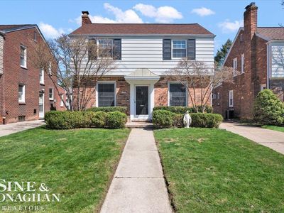 1866 Country Club Dr
