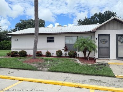 102 Villaway
