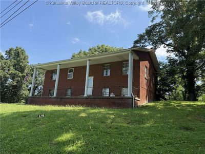 Property at 1924 Lakewood Dr, Charleston, WV