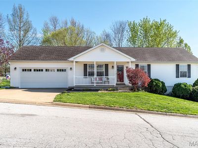 860 Country View Ln