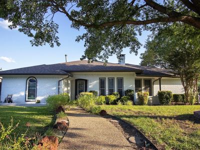 2936 Regal Rd