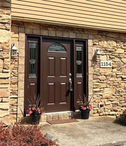 Property at 1154 Waterbury Dr, Medina, OH