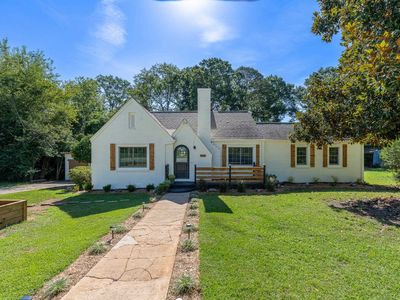 909 W Georgia Rd