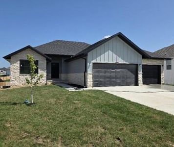 675 W Castor Loop