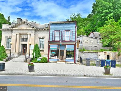 8 S Main St