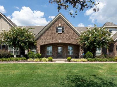 266 Bellingdon Dr