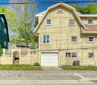 15 Woodneath Cres