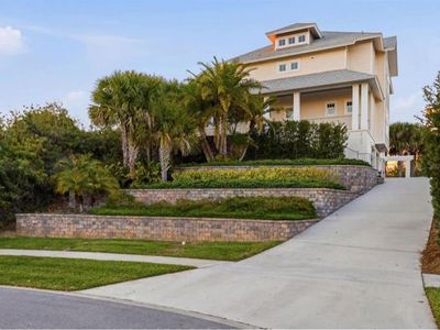2142 Villa Way