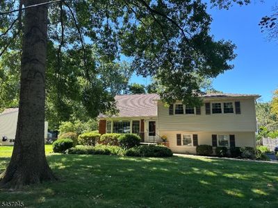 Property at 32 Gordon Pl, New Providence, NJ