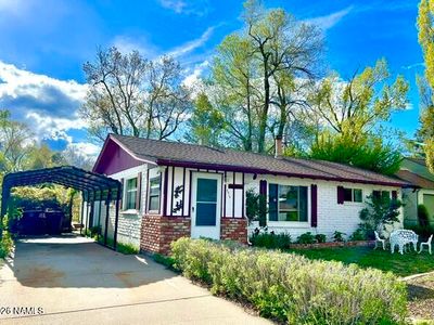 2915 N Alta Vista Dr