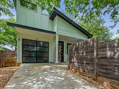 2004 E 10th St #2