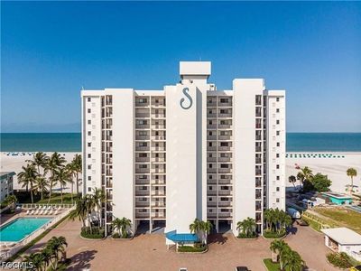 6400 Estero Blvd APT 402