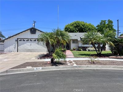 1571 W Pacific Pl