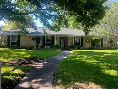1512 Cliffbrook Dr
