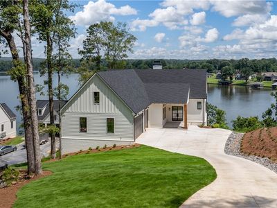 14898 Edgewater Dr
