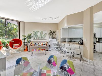 2000 Island Blvd APT 203