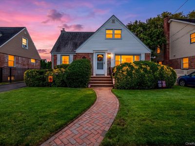 87 Woods Avenue