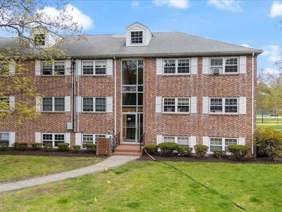 39 Farrwood Ave APT 1