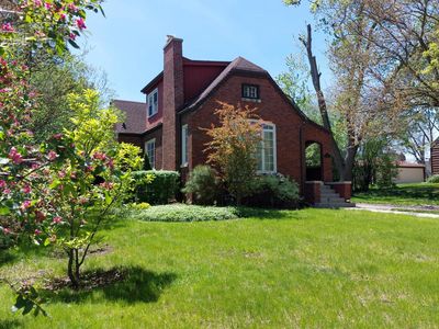 19 W Hattendorf Ave