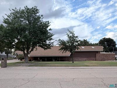 2410 W Loma Dr