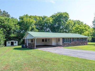 168 Holcomb Rd SW