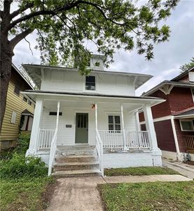 1330 E 55th St