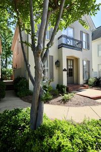 923 Mogridge Ln