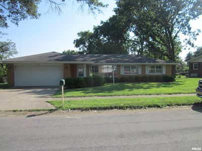 2 Knollwood Dr
