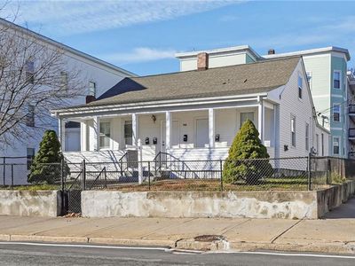 752 Social St