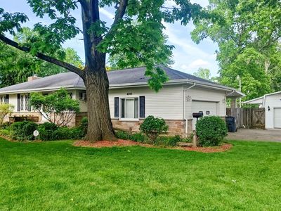 4265 Carlisle Ave