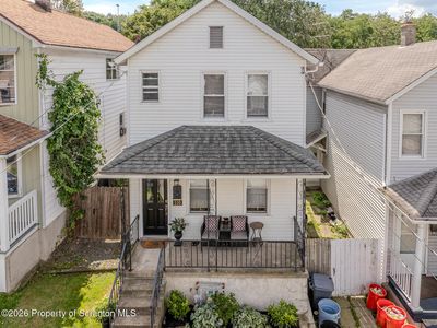 110 E Grove St