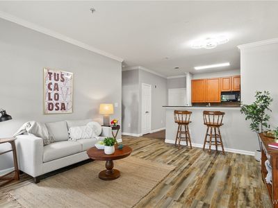 600 13th St E APT 811