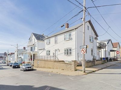 104 Oak St