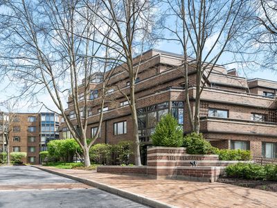 601 Mulberry Pl APT 3B