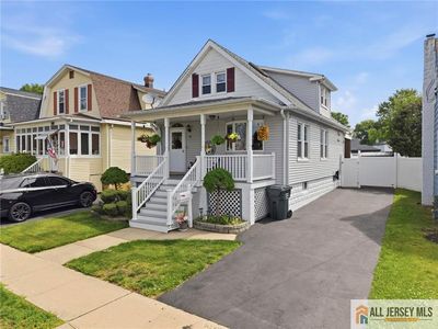 50 3rd St