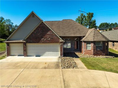 2323 Vail Dr
