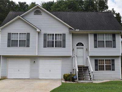 Property at 1004 Bridle Creek Dr, Flowery Branch, GA