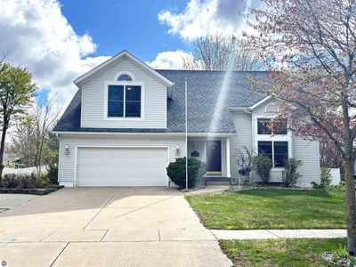 512 W Grand Ave